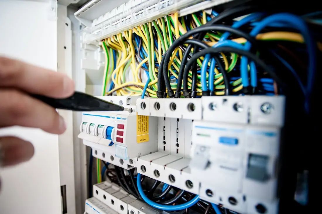 Travaux d'électricité (photo d'illustration)